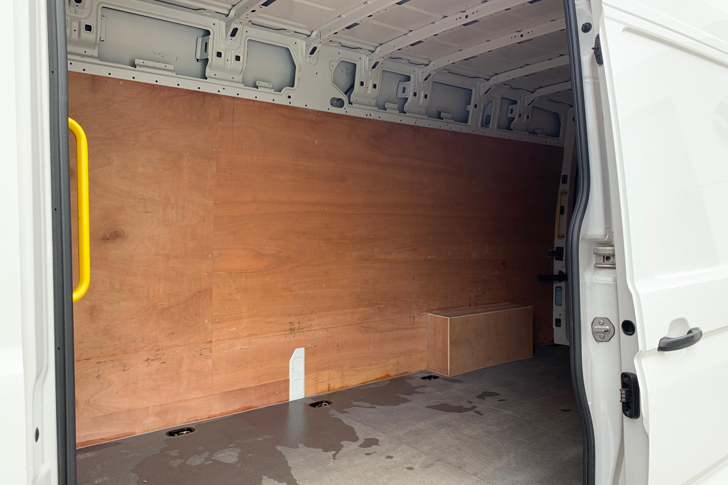 Volkswagen Crafter Panel Van 23