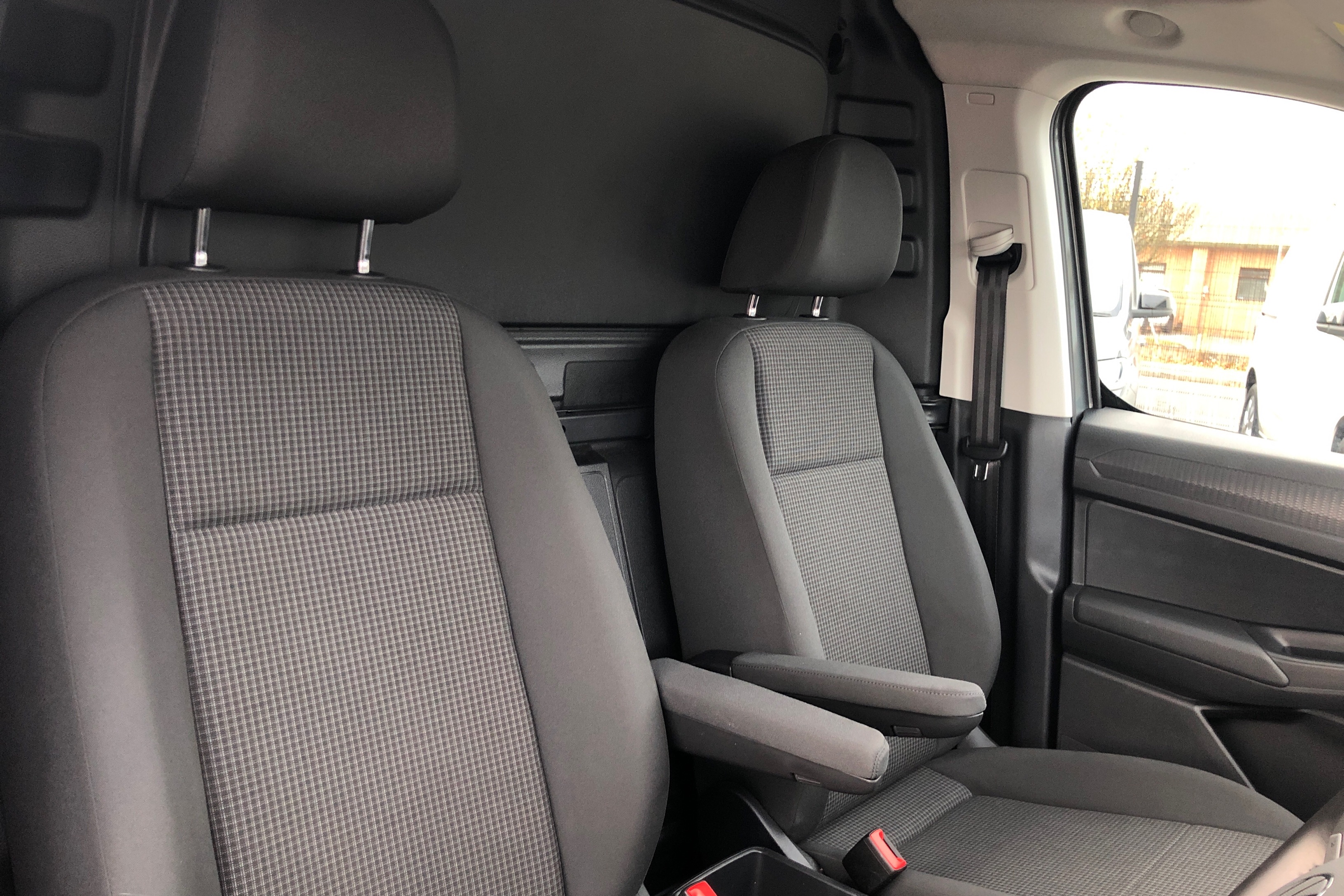 Volkswagen Caddy Maxi Panel Van 25
