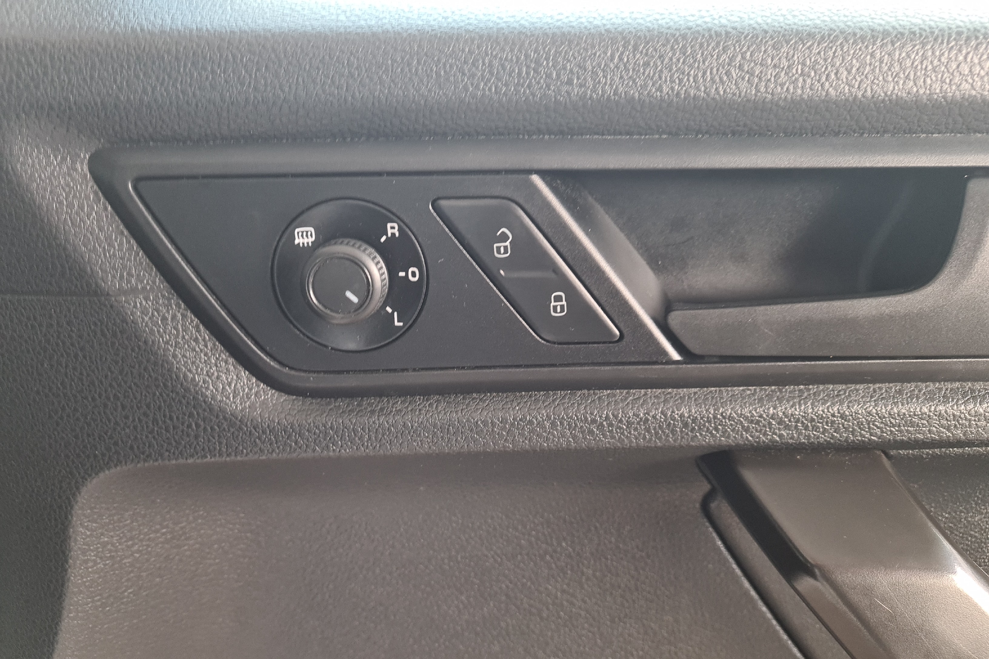 Volkswagen Caddy Maxi Kombi Panel Van 25