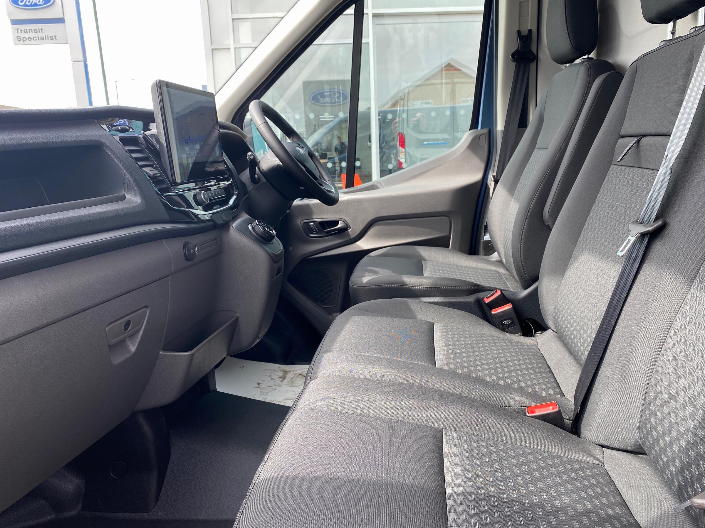 Ford E-transit Panel Van 7