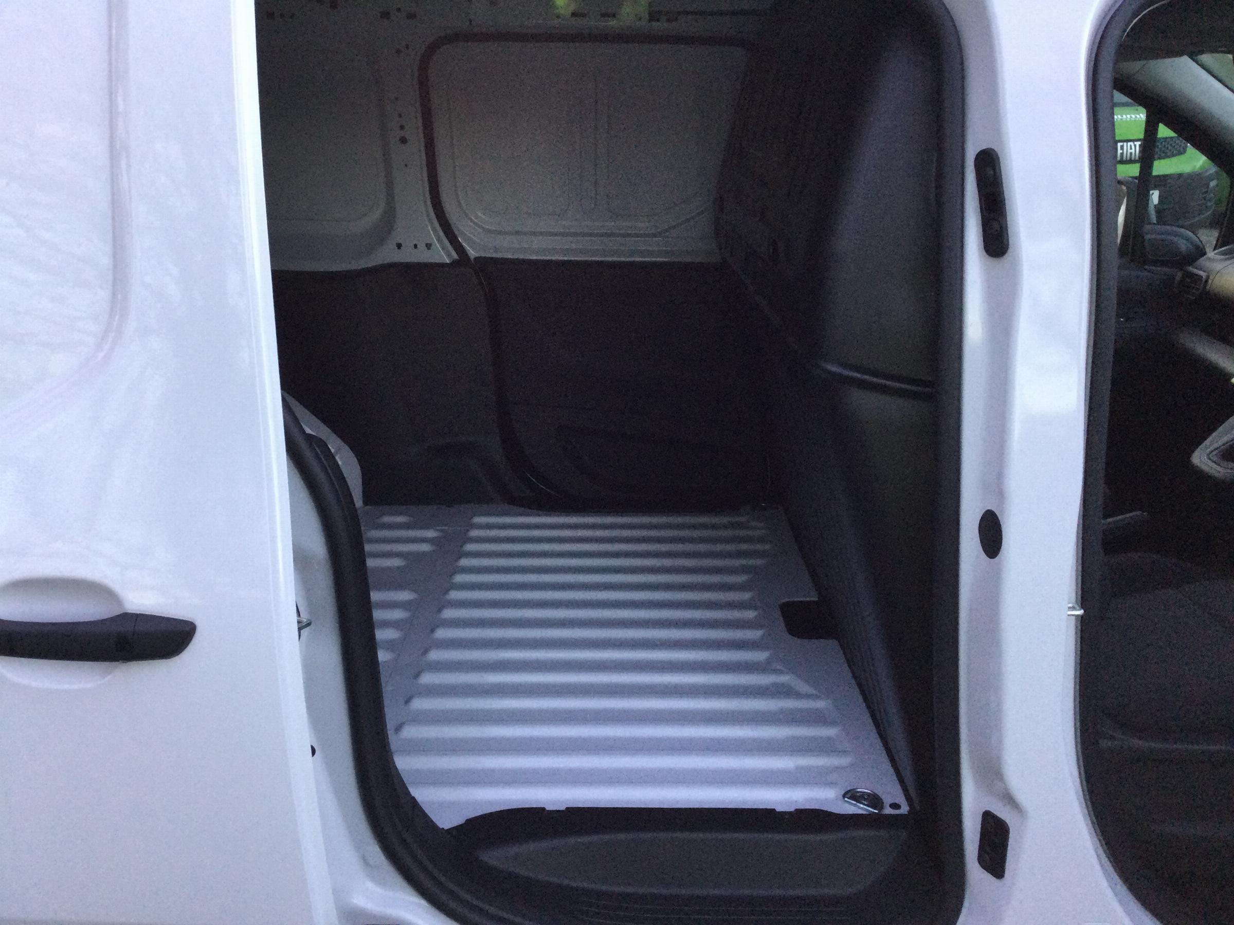 Fiat Doblo Panel Van 8